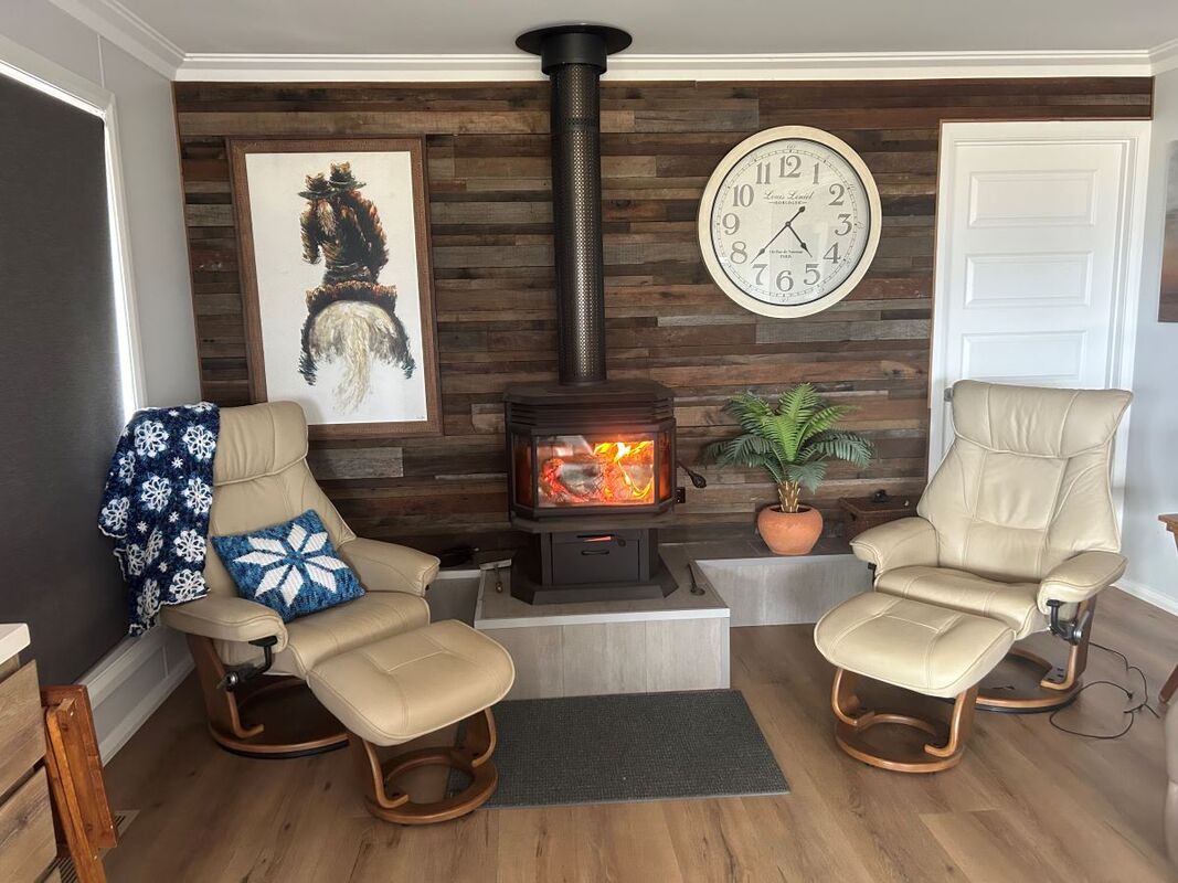 Multiboard wall with fireplace